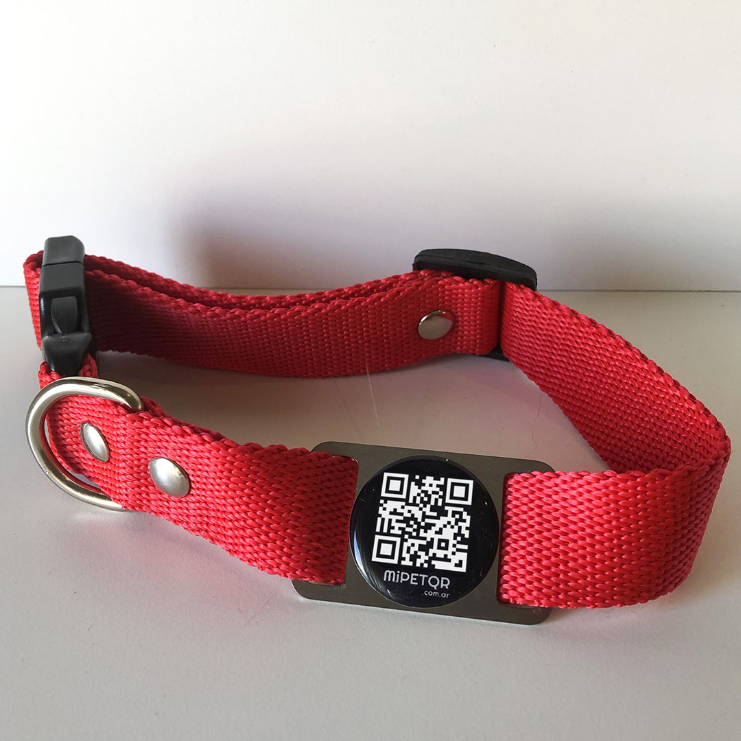 Collar Rojo + QR - Talle M